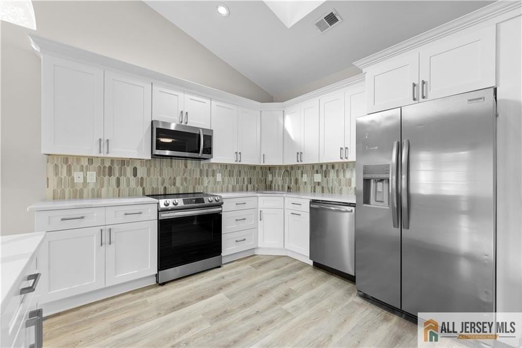 13 Canterbury Dr #13E - Photo 6 of 31