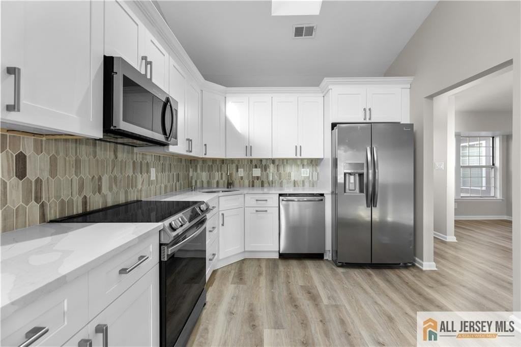 13 Canterbury Dr #13E - Photo 7 of 31