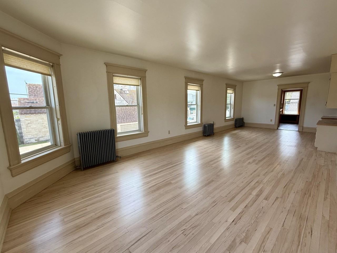 215 N Wisconsin St - Photo 3 of 15
