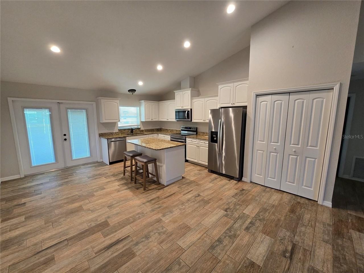 7182 Sw Bird Rd - Photo 4 of 18