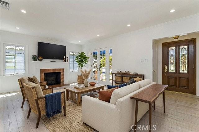 1332 Pearl St - Photo 2 of 8