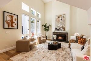 featured image of 869 S Bundy Dr