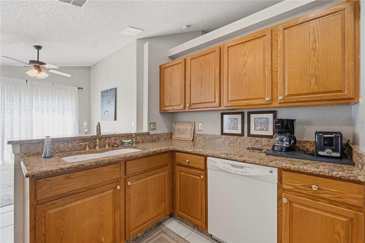 334 Brayton Ln - Photo 4 of 24