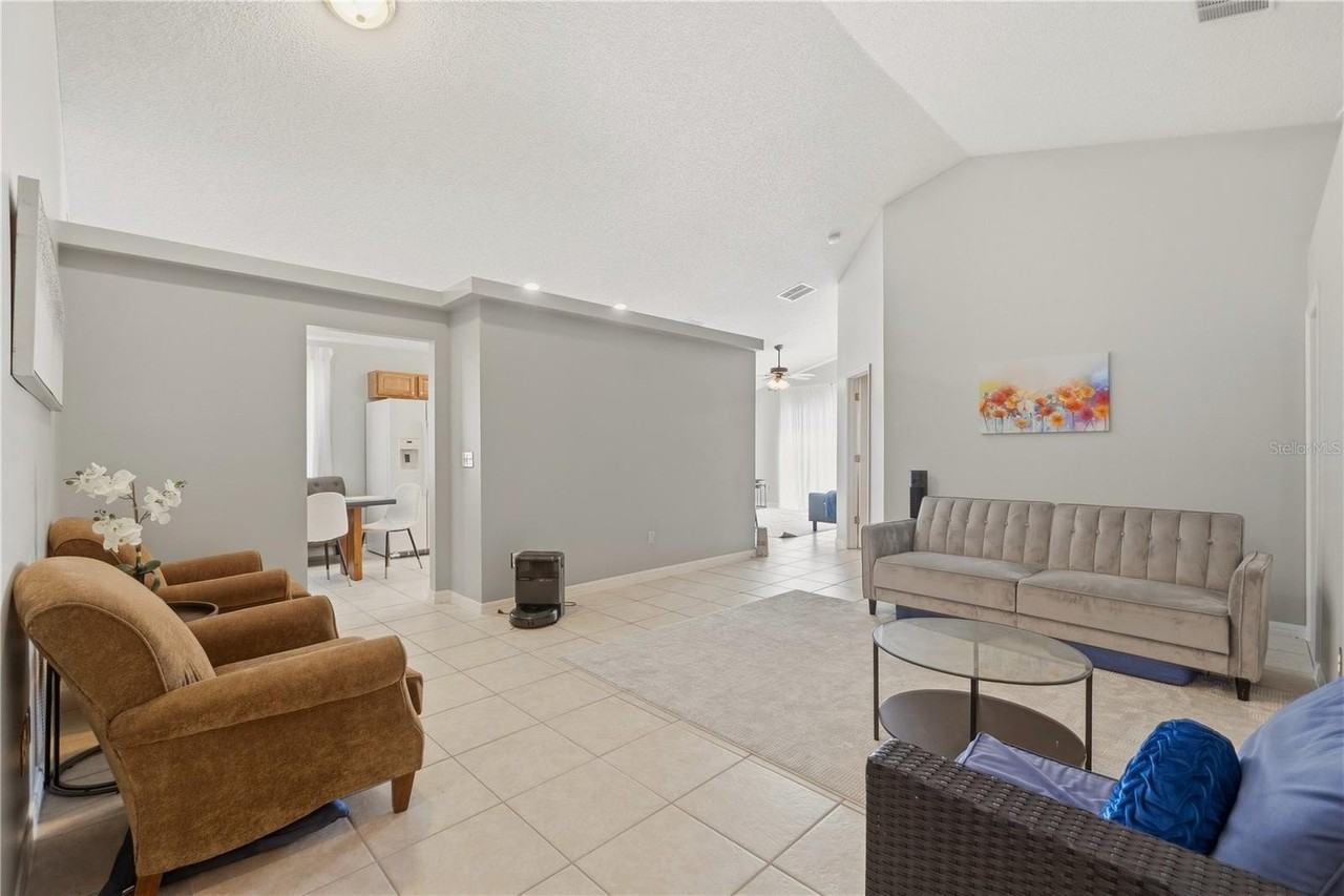 334 Brayton Ln - Photo 7 of 24