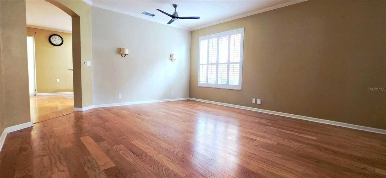 230 W Tarrington Dr - Photo 3 of 16
