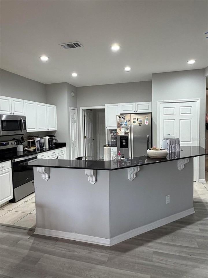 4056 Alan Dr - Photo 2 of 19
