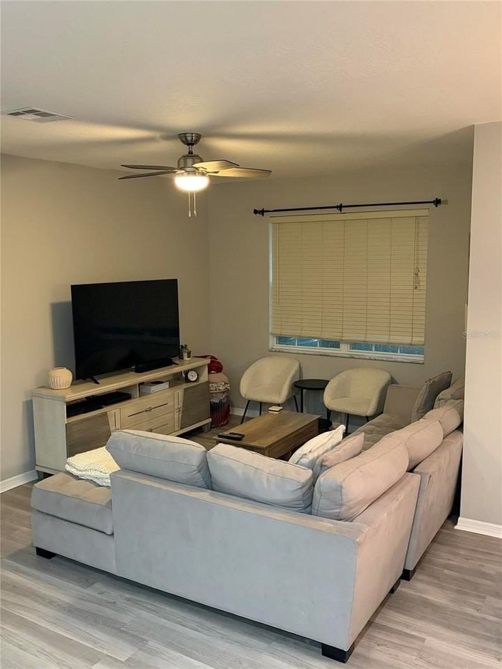 4056 Alan Dr - Photo 3 of 19