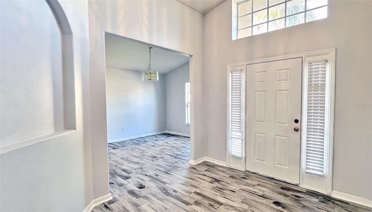 337 Silver Palms Cir - Photo 5 of 42