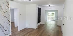 1152 Ne 9th St - Photo 3 of 14