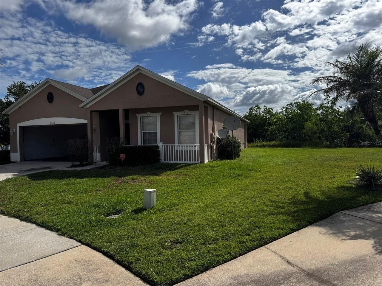 3903 Skipper Ct - Photo 2 of 25