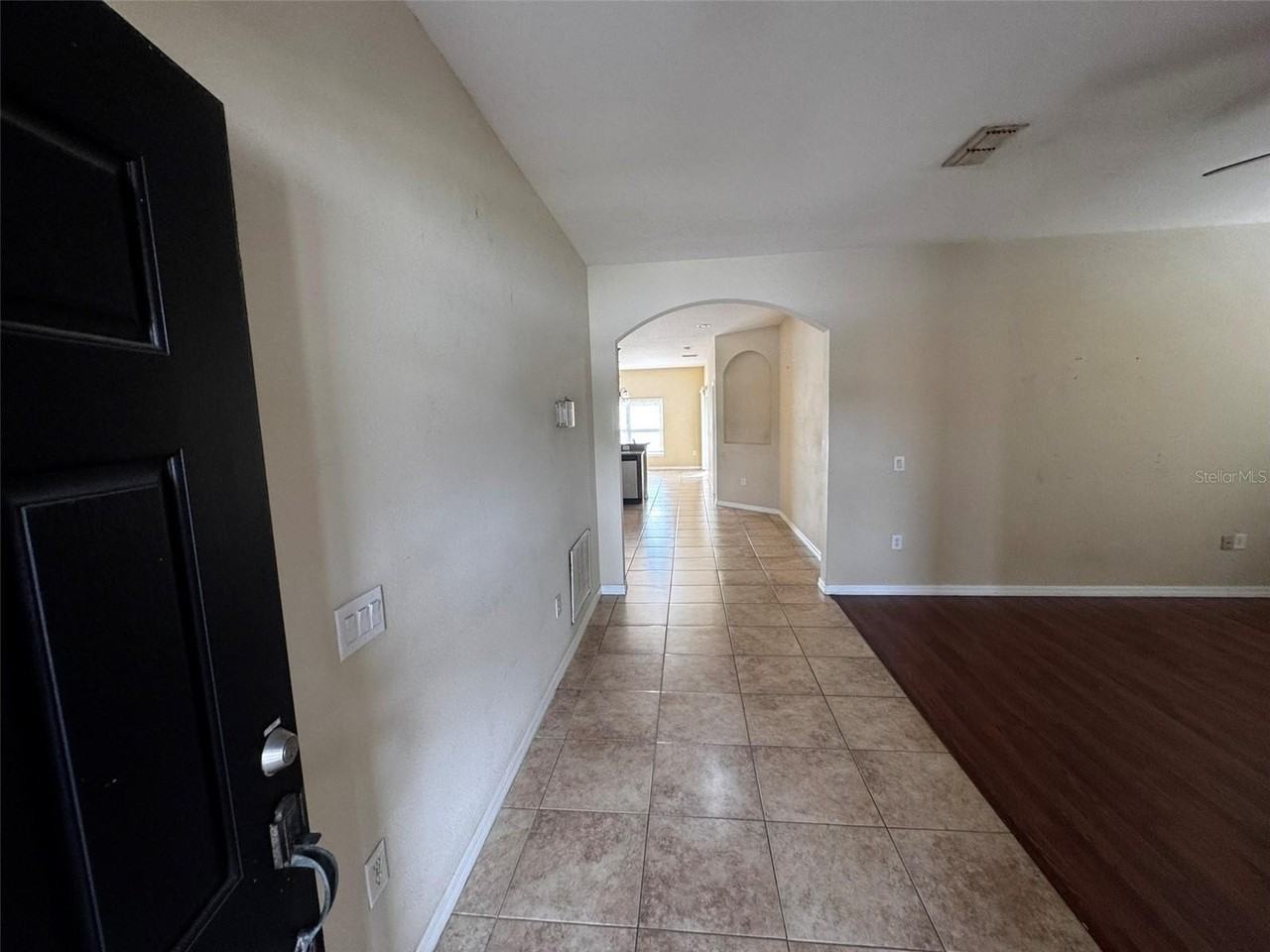3903 Skipper Ct - Photo 3 of 25