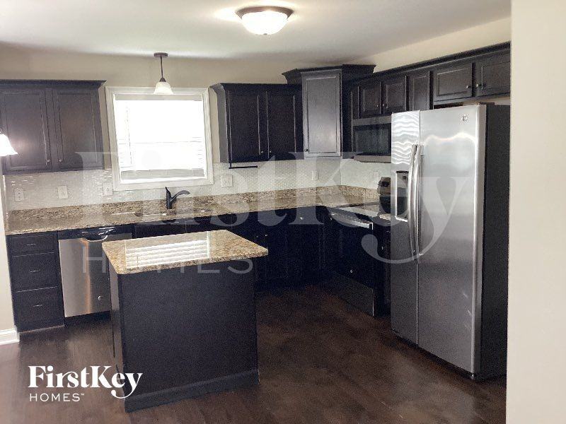 3481 Bradfield Dr - Photo 3 of 11