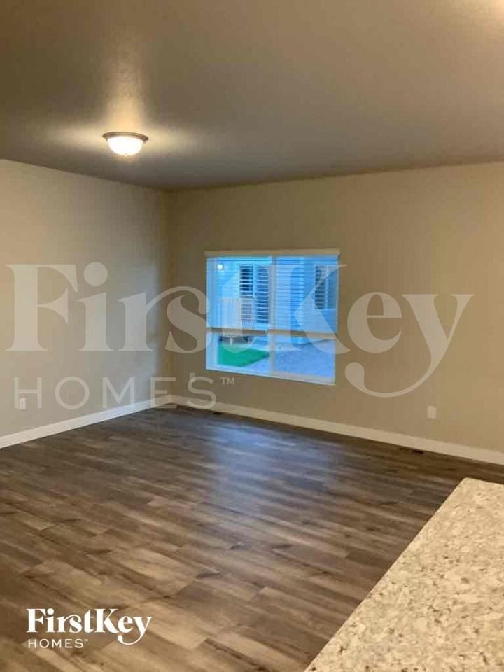 11123 Murrelet Dr - Photo 3 of 15