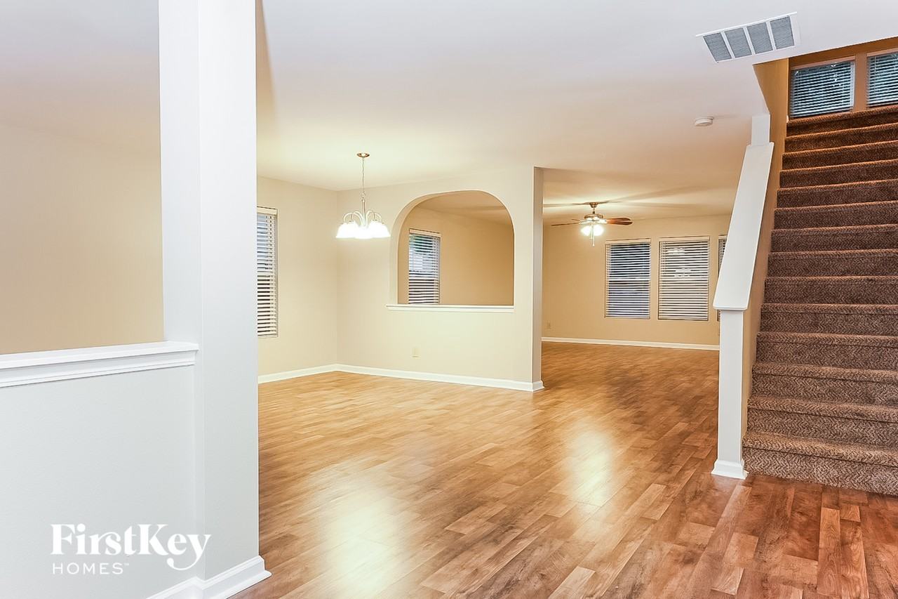 1323 Perga Ct - Photo 3 of 15