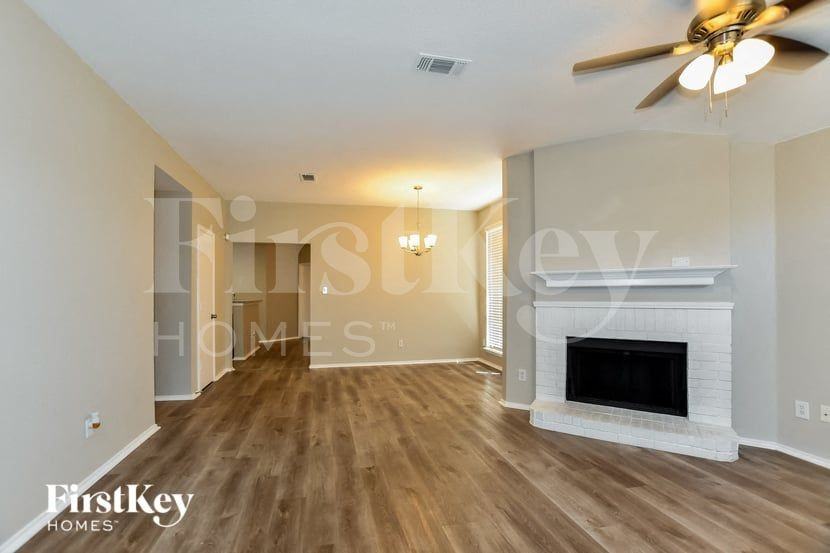 1519 Cedarcrest Cir - Photo 2 of 15