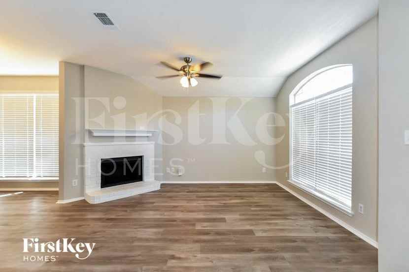 1519 Cedarcrest Cir - Photo 4 of 15