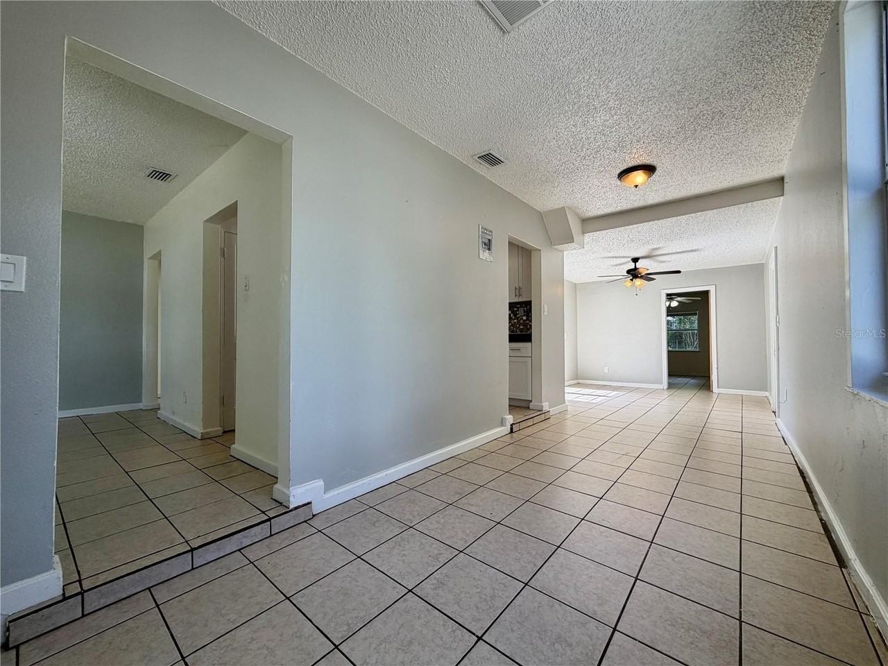 2533 48th Ave N - Photo 3 of 22