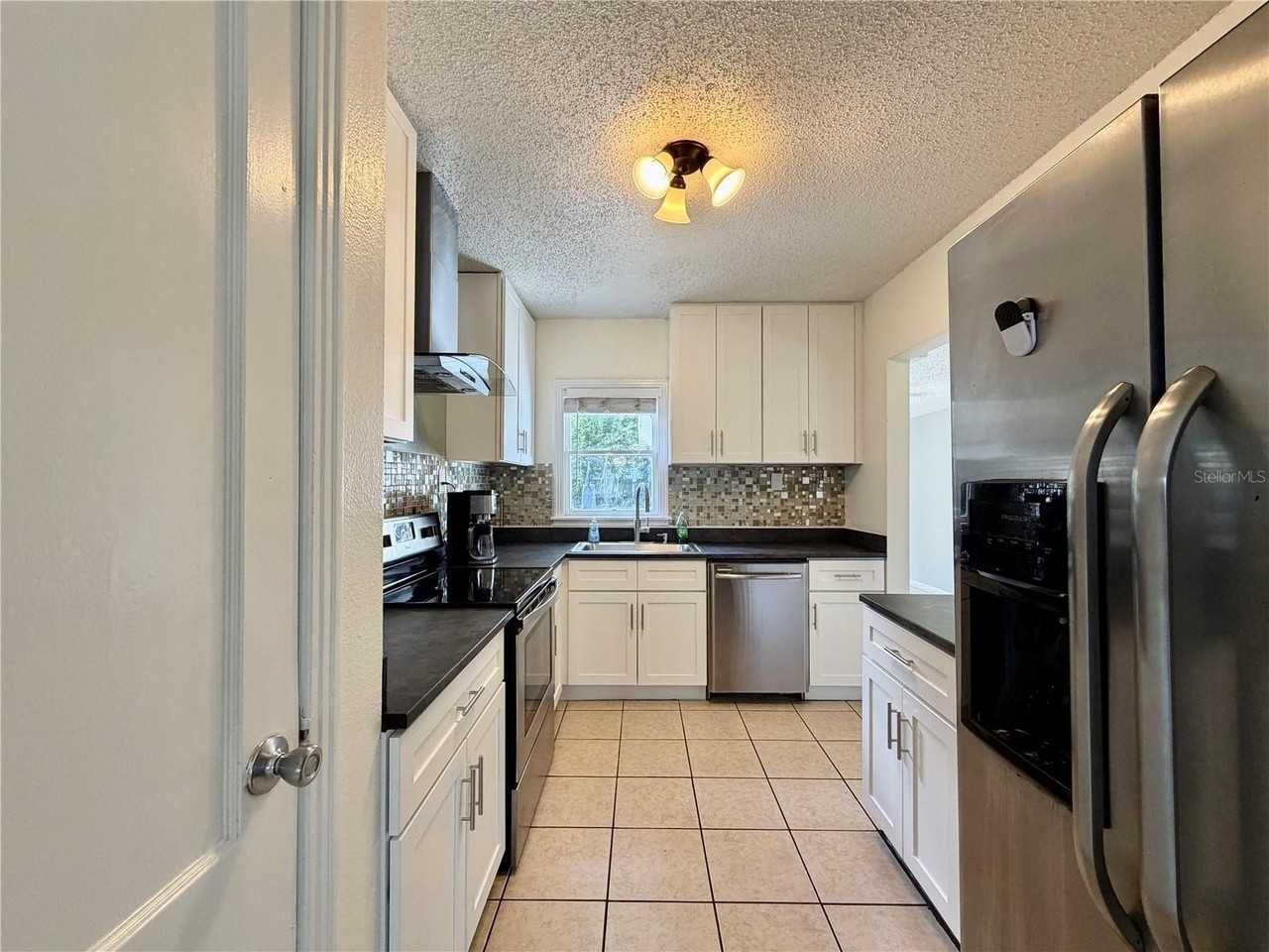 2533 48th Ave N - Photo 6 of 22