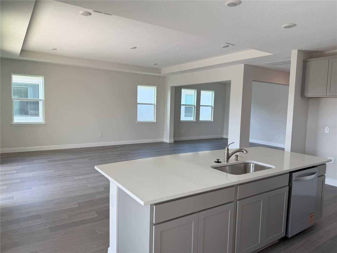 2113 Warren Acres Blvd - Photo 3 of 25