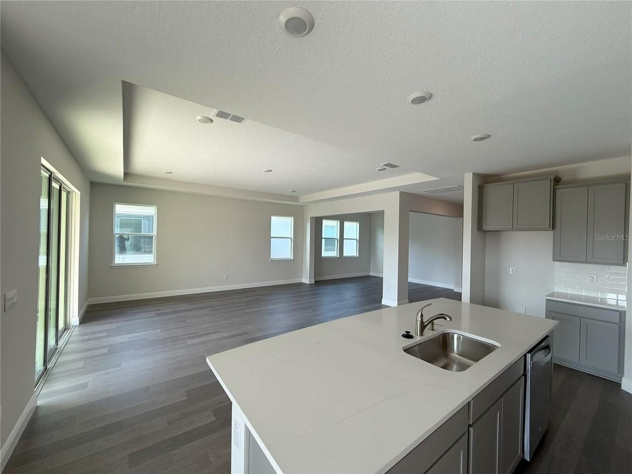 2113 Warren Acres Blvd - Photo 4 of 25
