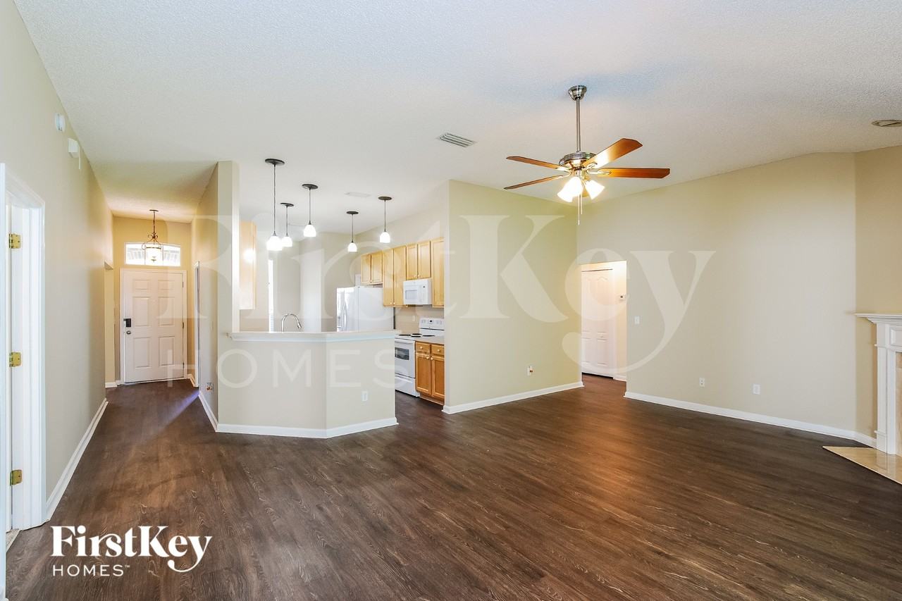 4013 White Bark Plantation Dr - Photo 3 of 15