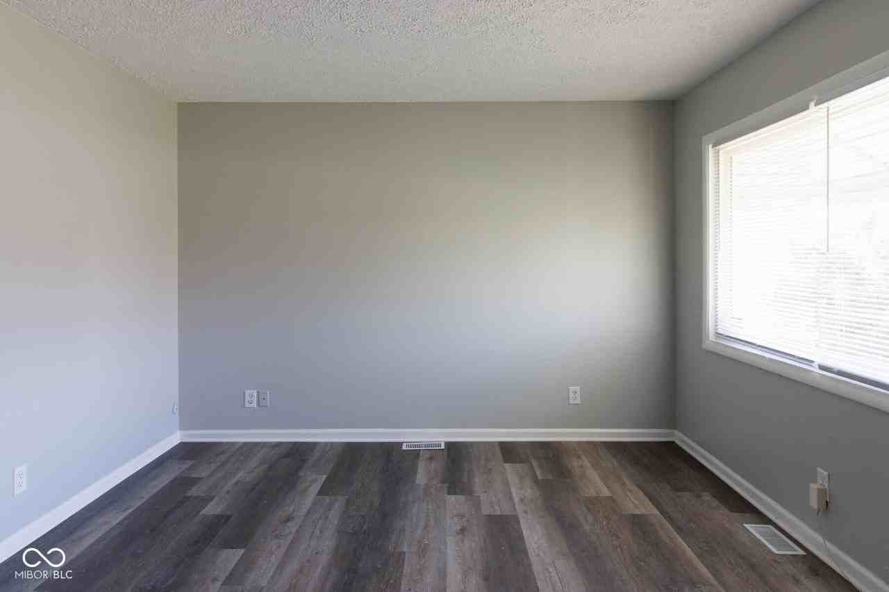 2517 Villa Ave - Photo 2 of 12