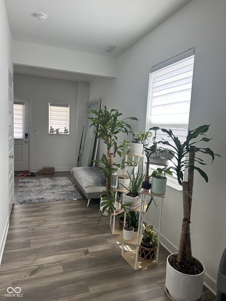 5730 Fire Opal Way - Photo 2 of 43