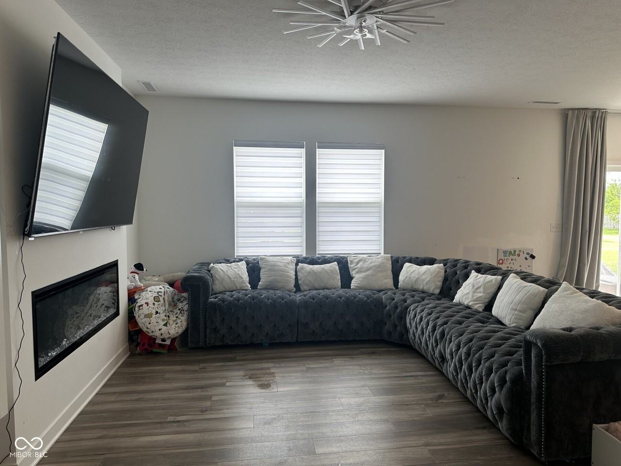 5730 Fire Opal Way - Photo 3 of 43