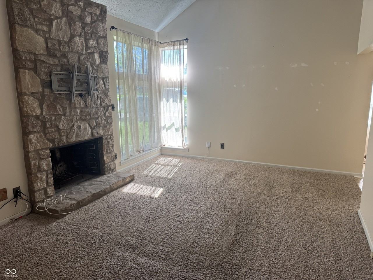 3315 Oak Tree Dr S - Photo 5 of 40