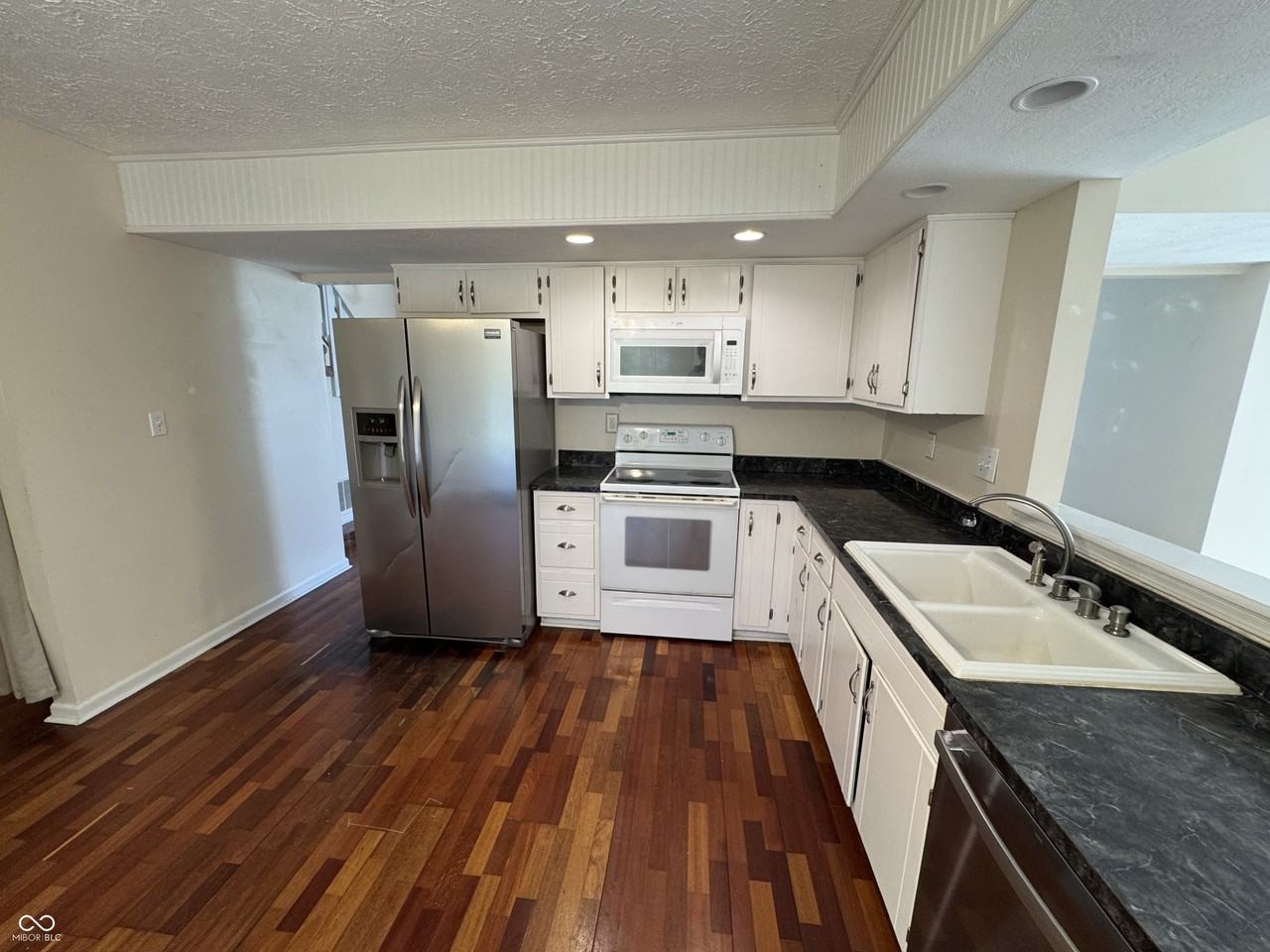 3315 Oak Tree Dr S - Photo 7 of 40
