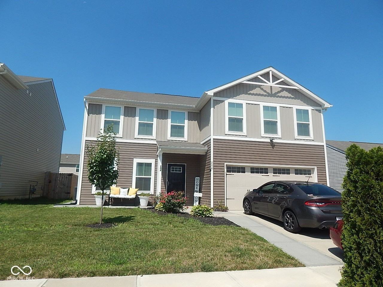 204 Dietz Dr - Photo 2 of 19