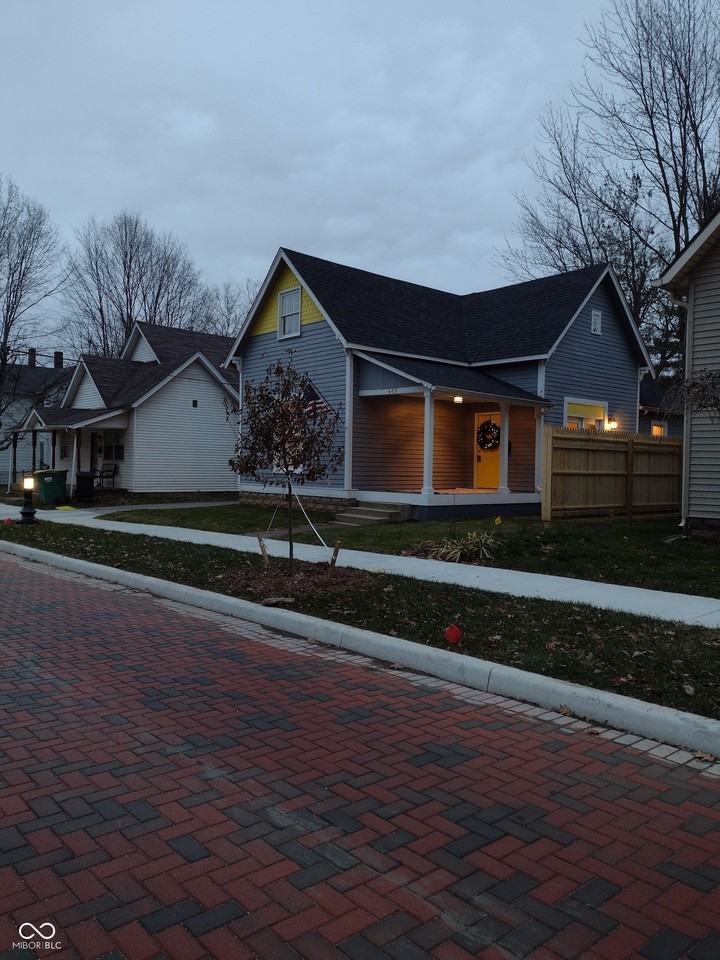 449 Yandes St - Photo 7 of 45