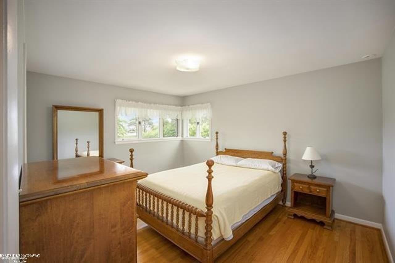3162 Mcclure Dr - Photo 4 of 8