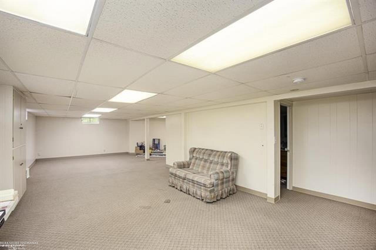 3162 Mcclure Dr - Photo 6 of 8
