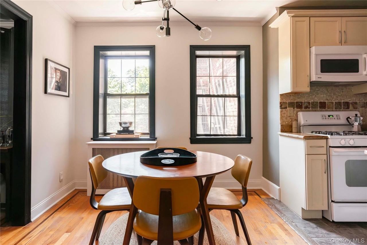 23 Old Mamaroneck Rd #4C - Photo 3 of 10