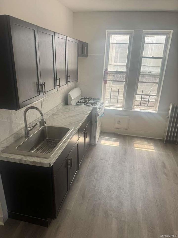 317 E 96th St #2R - Photo 5 of 16