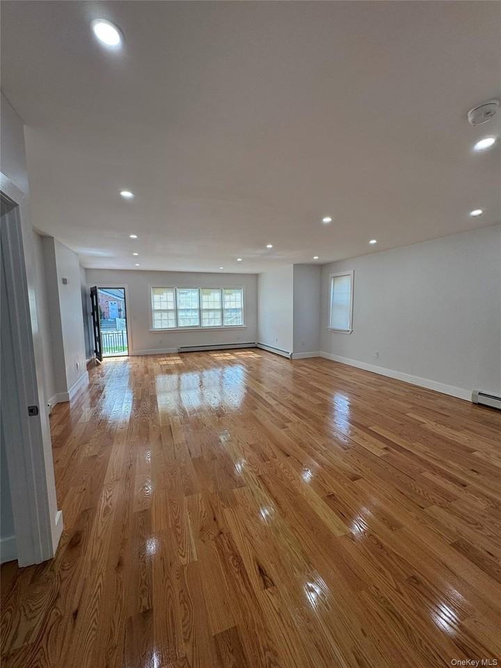 10215 215th St #1stFL - Photo 3 of 10
