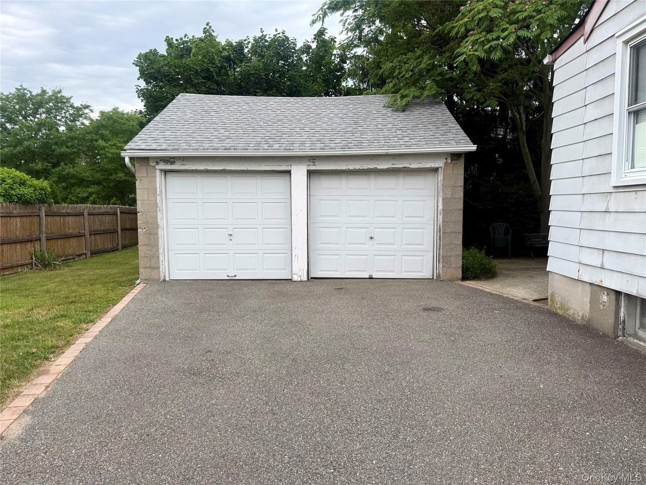 1777 Stone Ave - Photo 3 of 15