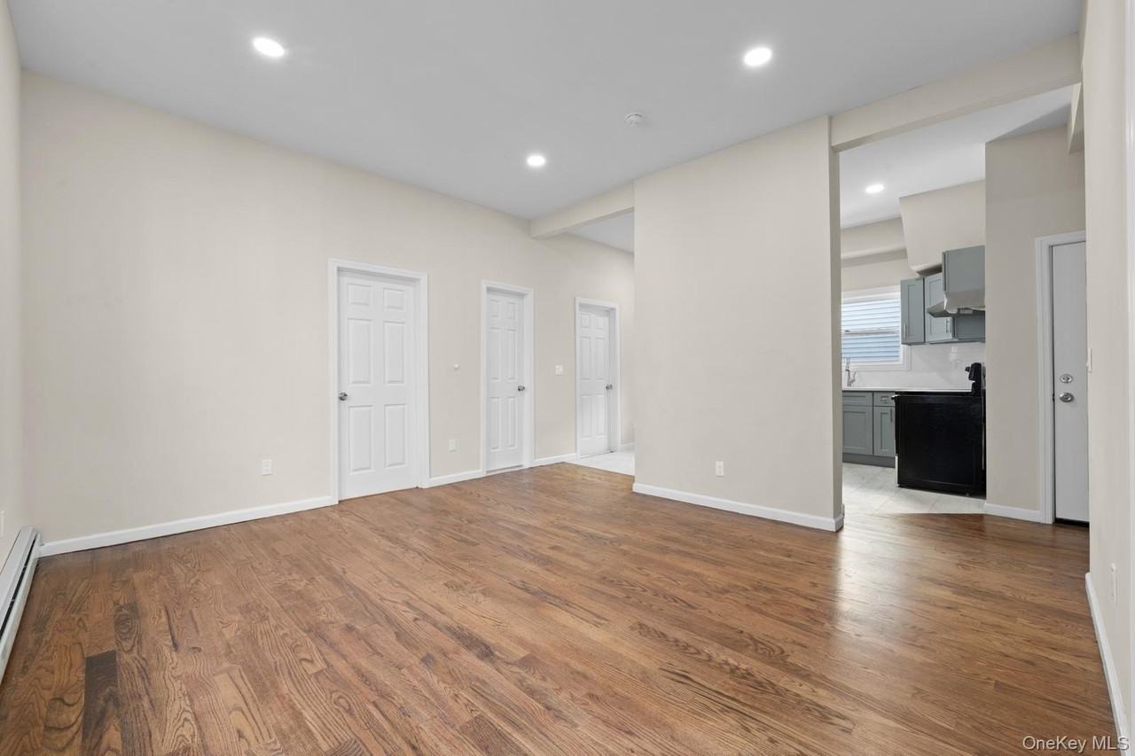 460 S 6th Ave #1 - Photo 4 of 21