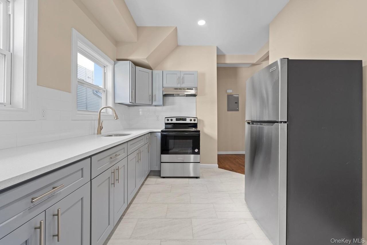 460 S 6th Ave #1 - Photo 6 of 21