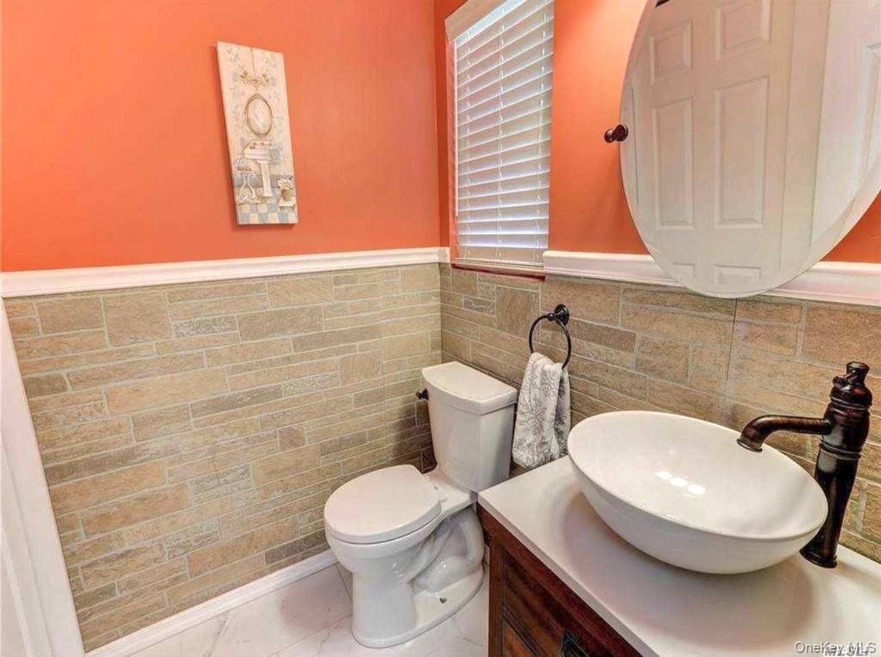 15 Manors Dr - Photo 5 of 22