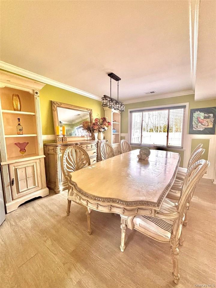 15 Manors Dr - Photo 7 of 22
