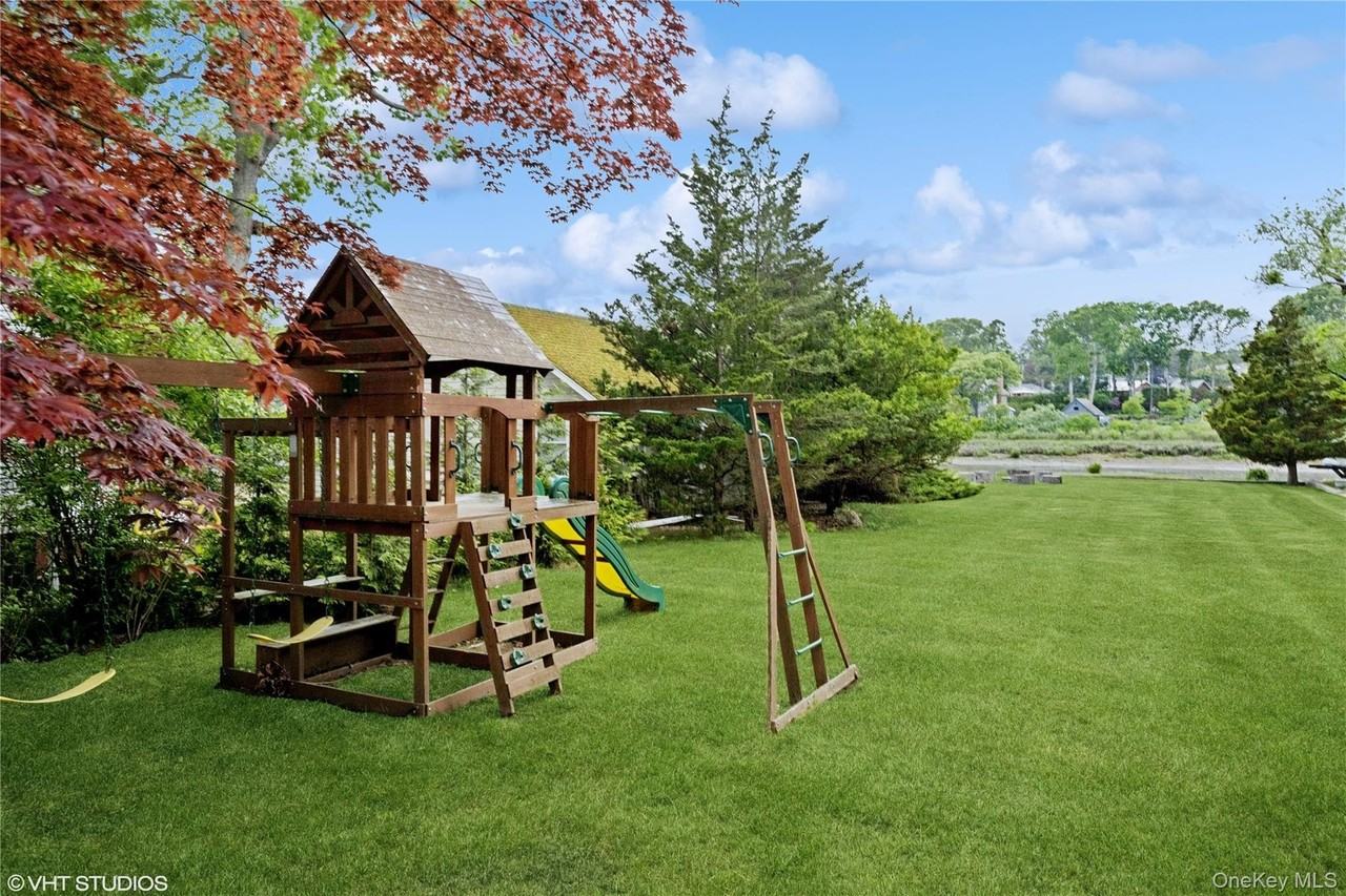 3725 Wickham Ave - Photo 4 of 15