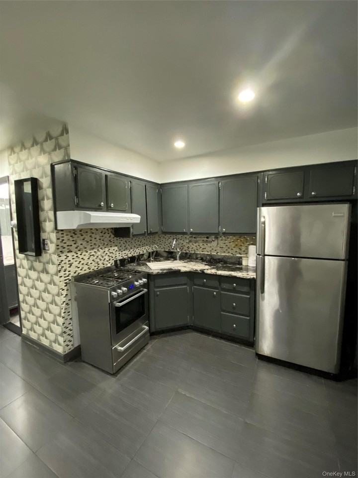 3228 42nd St #1 - Photo 6 of 18