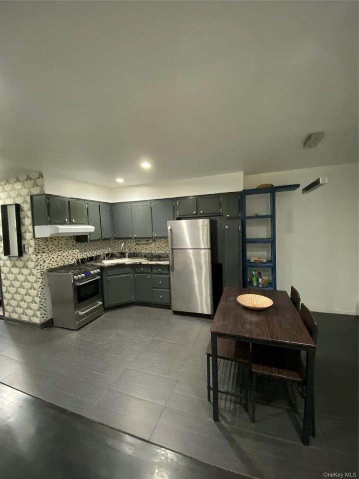 3228 42nd St #1 - Photo 7 of 18