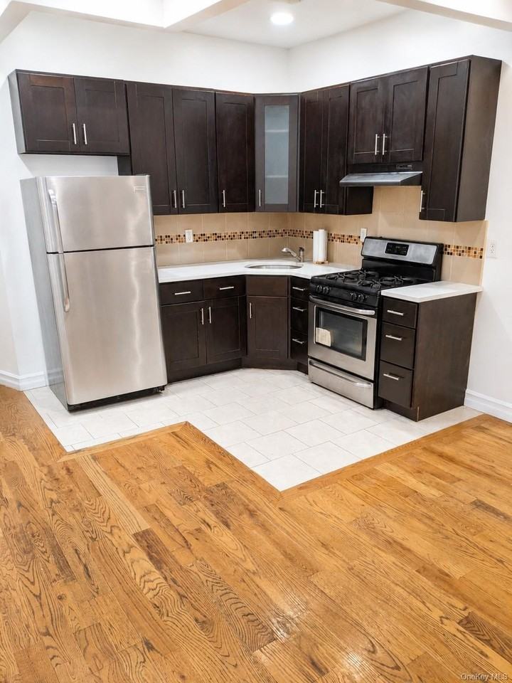 1351 Putnam Ave #2 - Photo 4 of 10