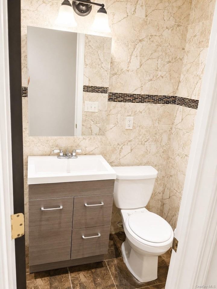 1351 Putnam Ave #2 - Photo 5 of 10