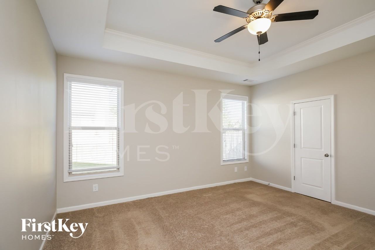 122 Candler Park Dr - Photo 2 of 15