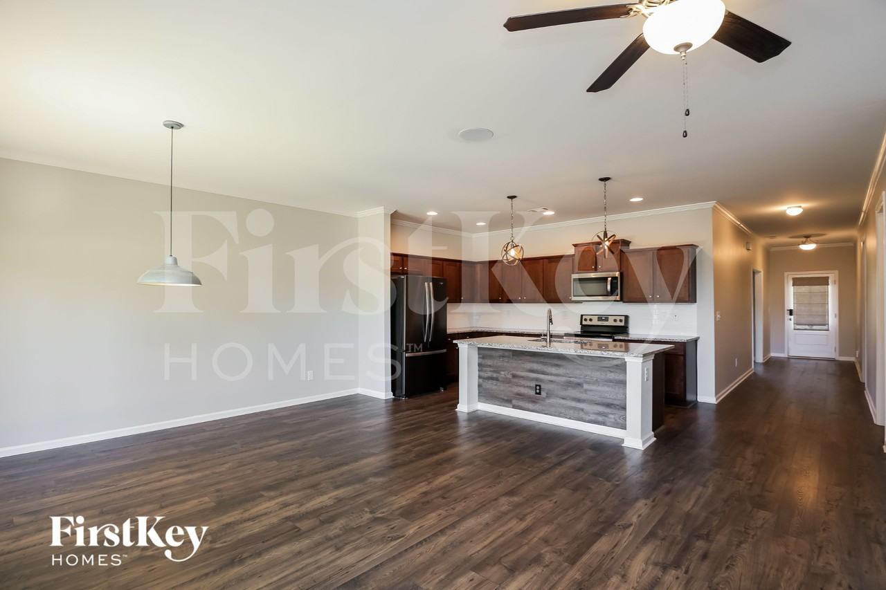 122 Candler Park Dr - Photo 4 of 15