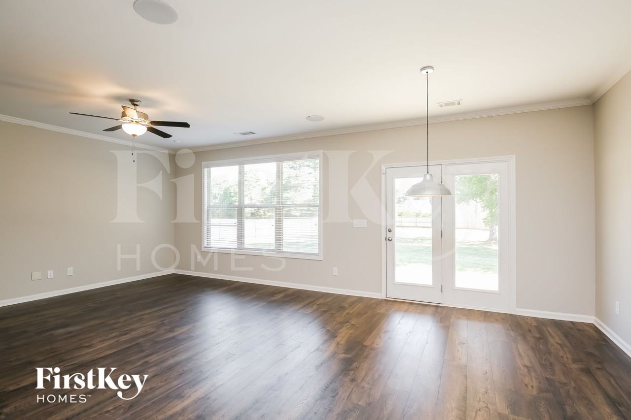 122 Candler Park Dr - Photo 5 of 15